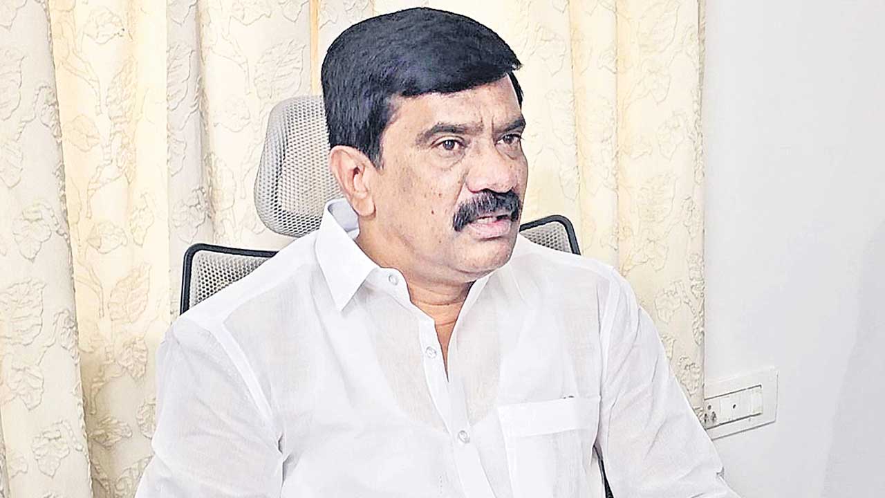 వరద కాలువలో నీళ్లు నింపండి!