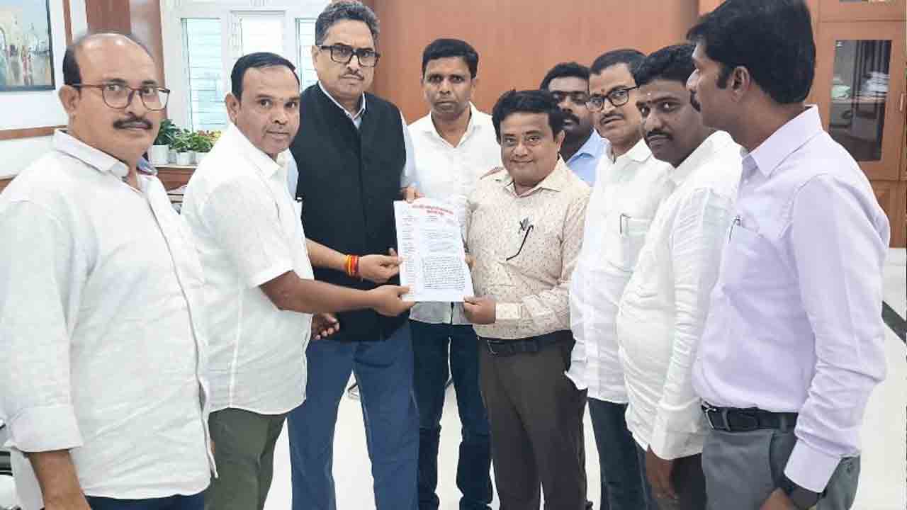 Old Pension Scheme | పాత పెన్షన్ స్కీమ్ పునరుద్ధరించాలి.. సీఎస్‌ సంజయ్‌ జాజుకు గ్రూప్-1 అధికారుల సంఘం విజ్ఞప్తి