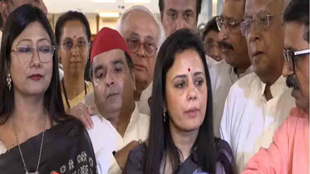 Opposition Walk Out | తృణమూల్ రెబెల్స్‌కు ఆహ్వానం.. అఖిలపక్ష సమావేశం నుంచి ప్రతిపక్షాల వాకౌట్