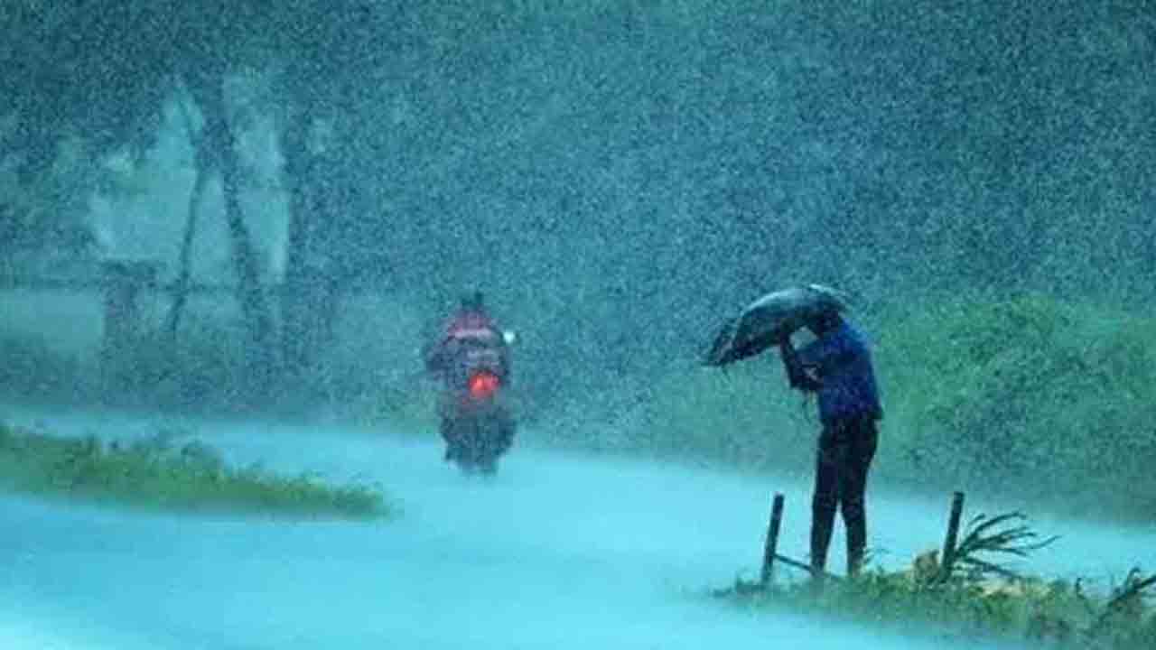 ఆరెంజ్‌ అలర్ట్‌.. ఆదిలాబాద్‌లో ఎడతెరిపి లేకుండా వర్షం