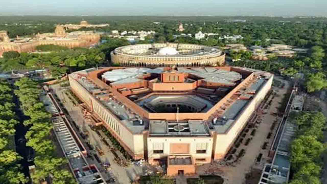 కస్టడీలో ఉన్న మంత్రుల తొలగింపు?