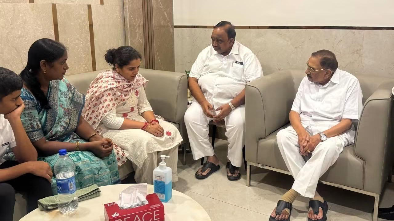 Peddi Family | పెద్ది కుటుంబ సభ్యులను పరామర్శించిన మాజీ మంత్రి