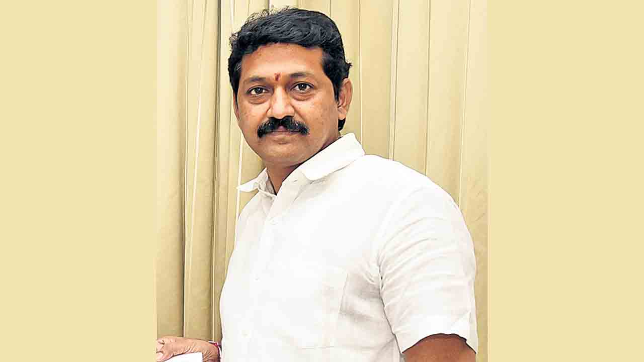 సీఎం వ్యాఖ్యలు బాధ్యతారాహిత్యం.. ఎమ్మెల్సీ పోచంపల్లి