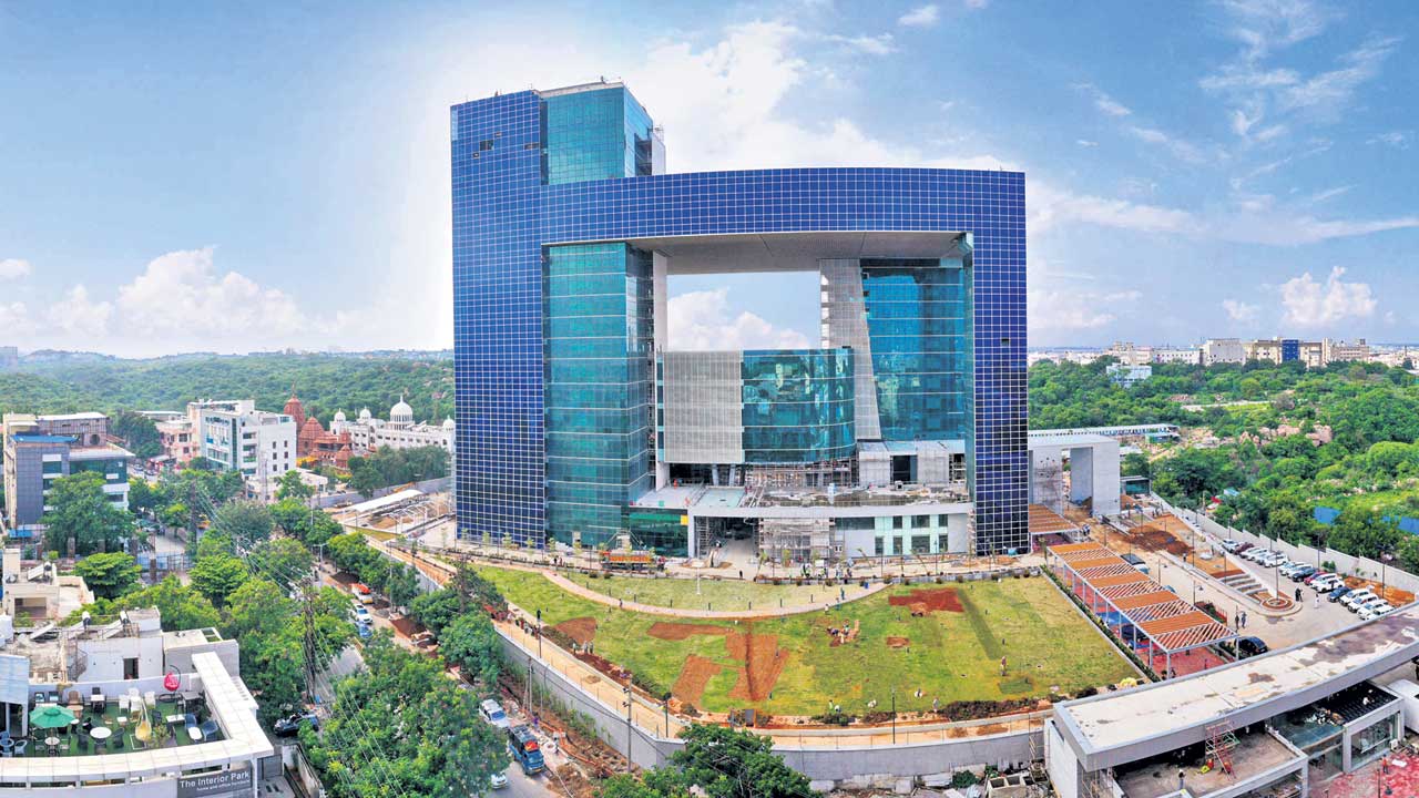 కమిషనరేట్లలో కోల్డ్‌ వార్‌!