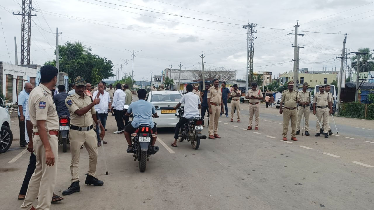Restrictions | కేటీఆర్‌ కార్యక్రమానికి వెళ్లకుండా అడుగడుగునా నిర్భందాలు.. ముందస్తు అరెస్టులు