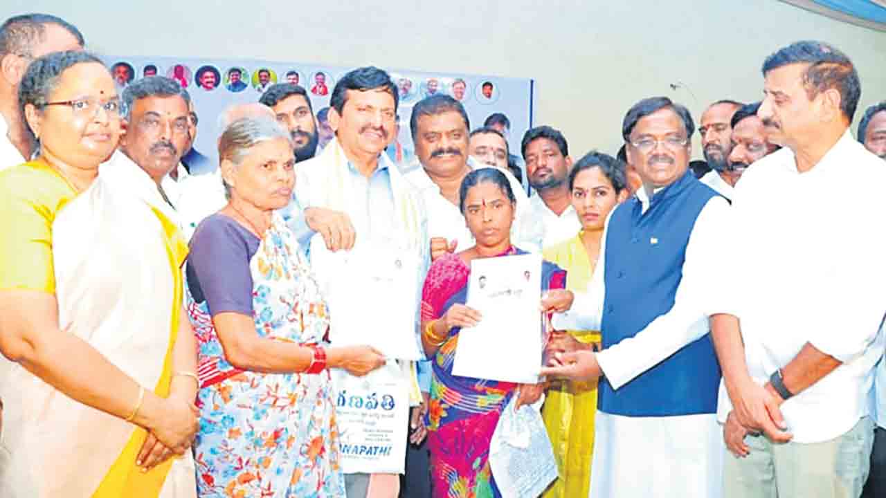 అర్హులకు ఇందిరమ్మ ఇండ్లు