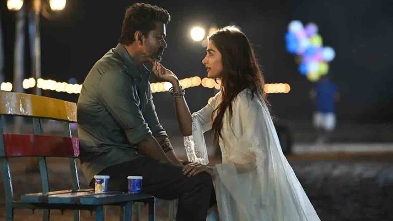 Pooja Hegde | విజయ్‌తో పూజాహెగ్డే క్యూట్‌ మూమెంట్స్‌.. బీటీఎస్‌ స్టిల్స్‌ వైరల్