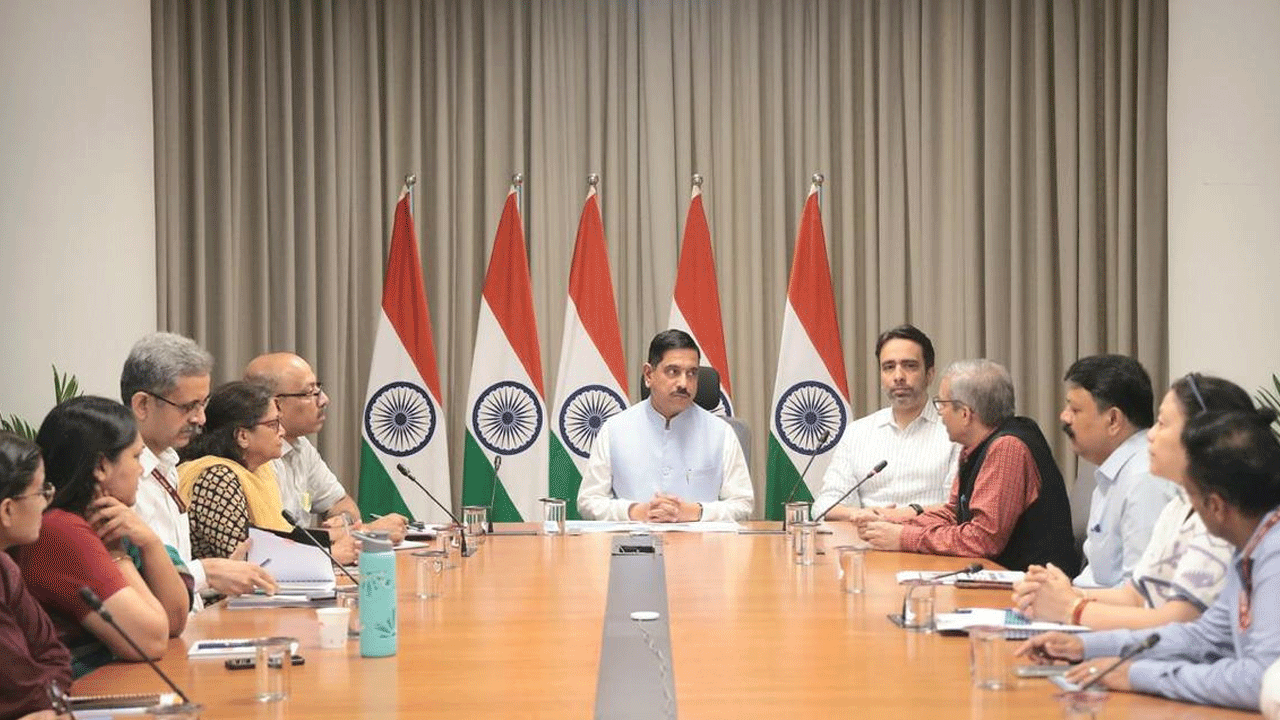 Prahlad Joshi | కేంద్ర విద్యాశాఖ నూత‌న మంత్రిగా ప్ర‌హ్లాద్ జోషి బాధ్య‌త‌ల స్వీకారం