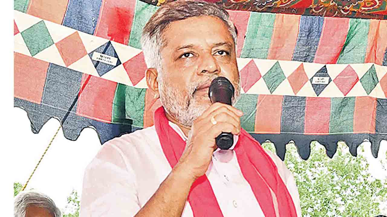 కేసీఆర్‌పై కక్షతోనే రైతులకు శిక్ష.. పుట్ట మధుకర్‌