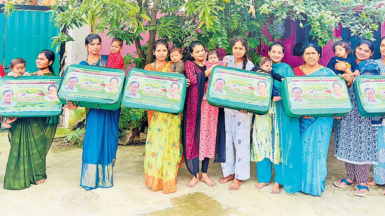 సంక్షోభంలో సంక్షేమం