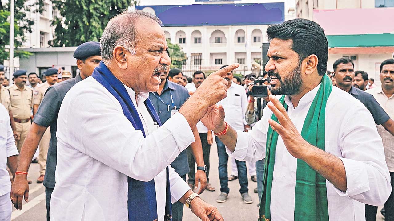 భవనం.. పంచాయితీ