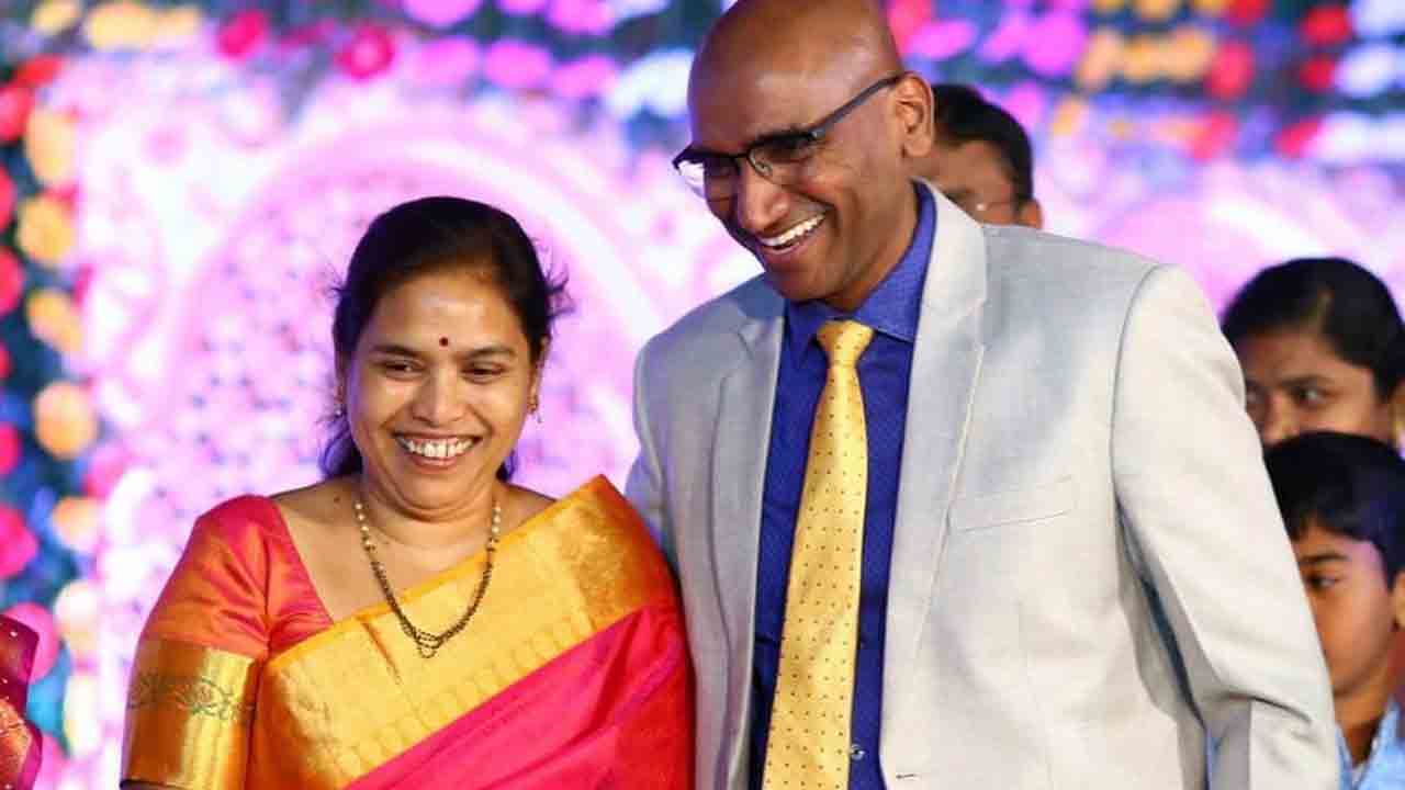 RS Praveenkumar | ఆర్ఎస్ ప్రవీణ్ కుమార్ సతీమణి  లక్ష్మీభాయి ట్రాన్స్‌ఫర్‌.. నిమిషాల్లోనే ఆర్డర్స్‌
