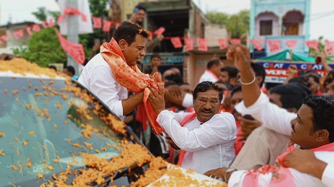కేటీఆర్‌కు మాజీ ఎమ్మెల్యే రాజయ్య ఘన స్వాగతం