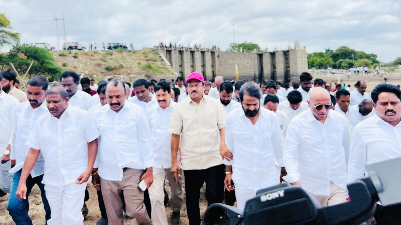 Illegal projects | కర్ణాటక, ఏపీ రాష్ట్రాల అక్రమ ప్రాజెక్టులు వెంటనే ఆపాలి : బీఆర్‌ఎస్‌ మాజీ మంత్రులు