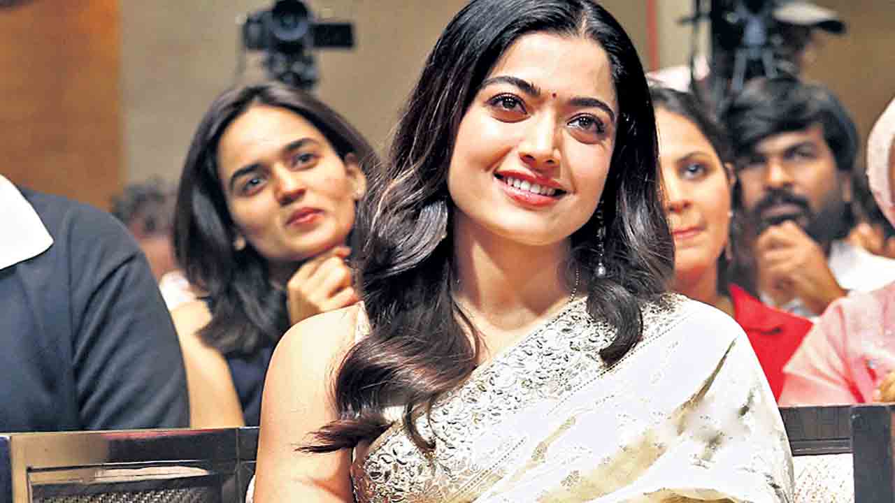 ఆ డైరెక్టర్ల కథకు ఓకే చెప్పిందా?