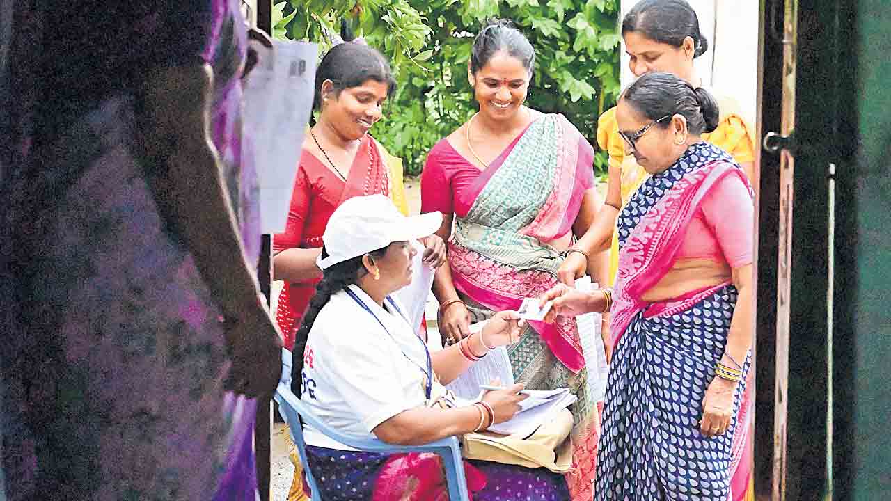 సిరిసిల్ల ఫస్ట్‌.. మేడ్చల్‌ లాస్ట్‌.. ముమ్మరంగా సర్‌ ఓటర్‌ వెరిఫికేషన్‌