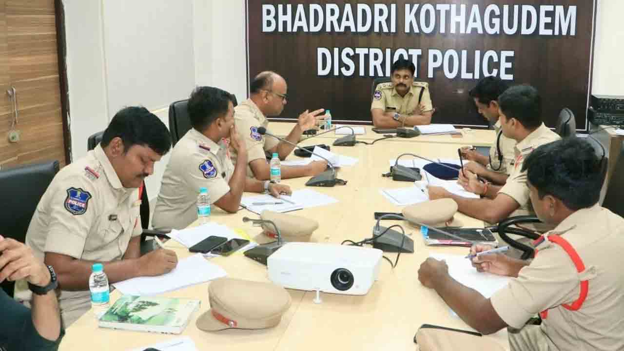 గోదావరి పుష్కరాలపై సమీక్ష