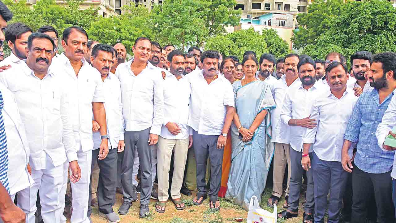 యువ సంగ్రామ సభ ఏర్పాట్లు పరిశీలన