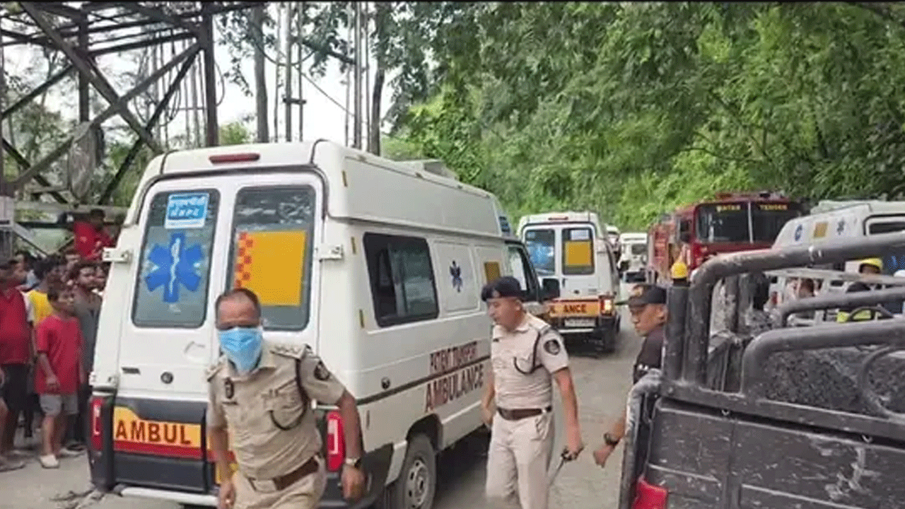 Sikkim Landslides | ఘోరం.. నిర్మాణంలో ఉన్న సొరంగంలో చిక్కుకుని 8 మంది దుర్మ‌ర‌ణం