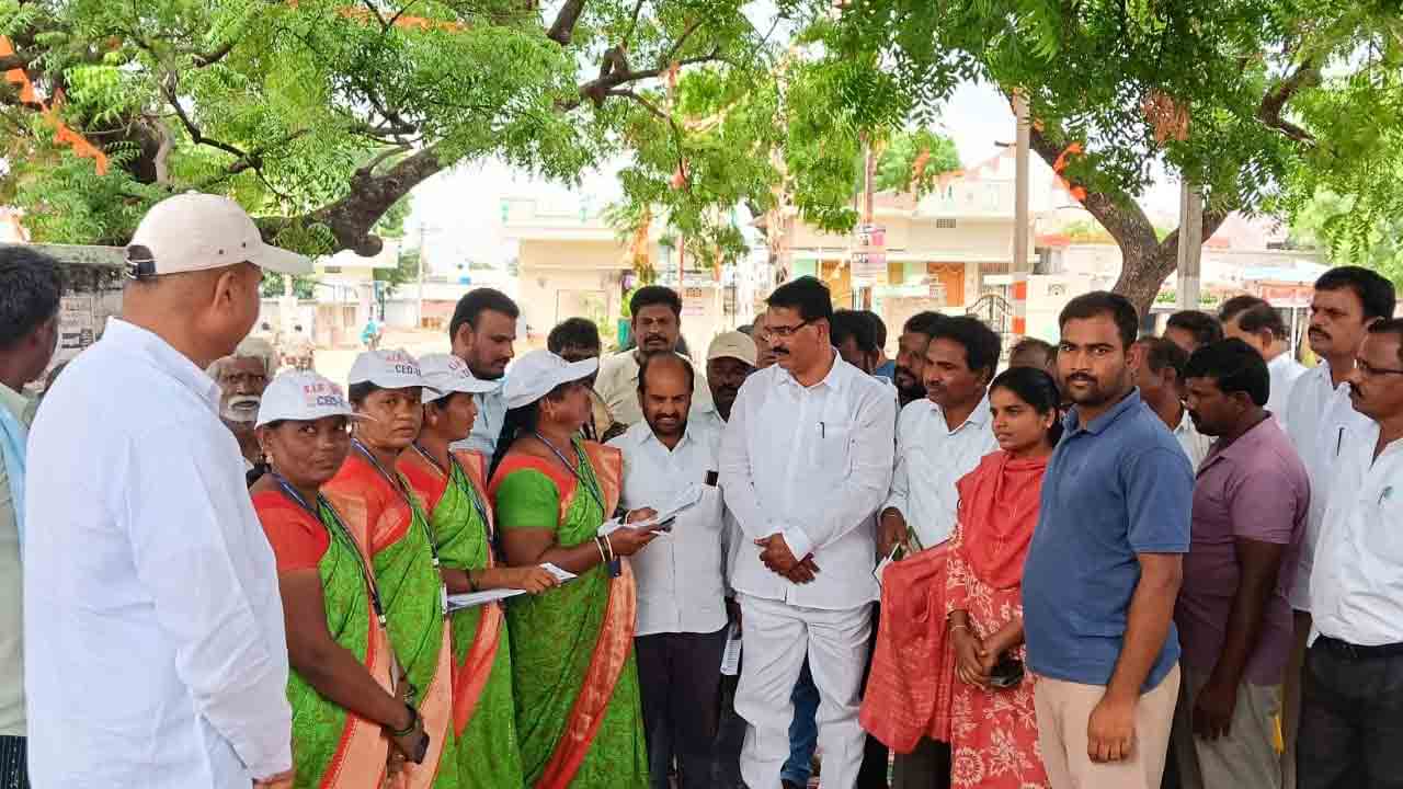 ప్రజాస్వామ్యంలో ఓటు హక్కు కీలకం