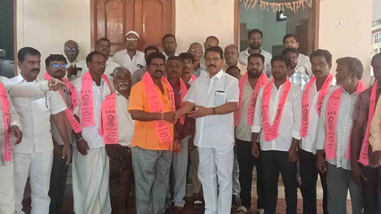 బీఆర్‌ఎస్‌లోకి కొనసాగుతున్న వలసలు