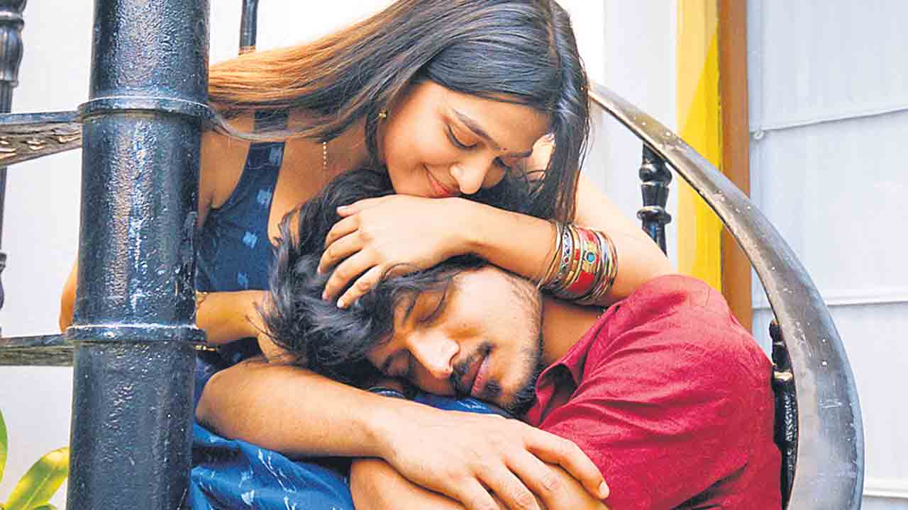 ఉవ్వెత్తున ఎగిసే ఉత్తుంగ తరంగం