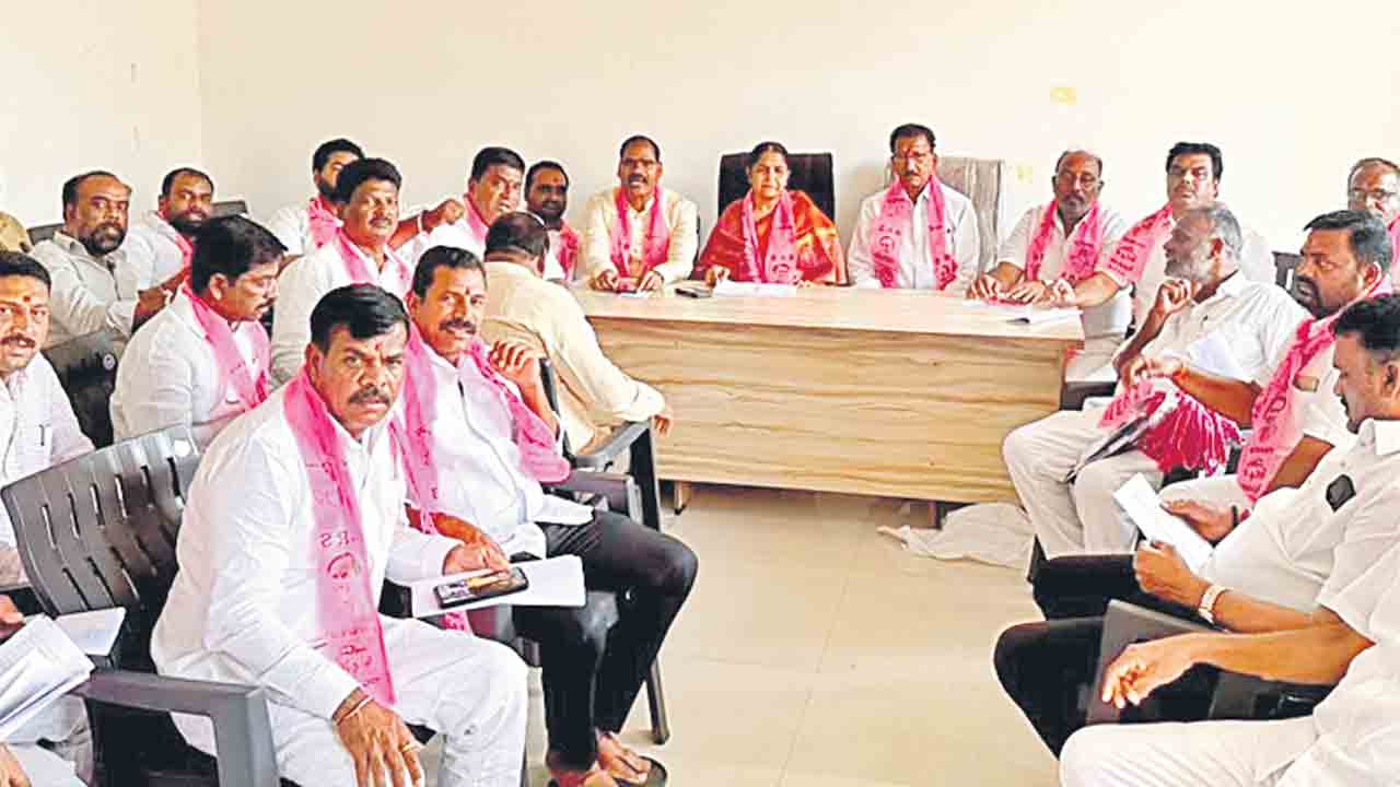 రైతులను గాలికొదిలేసిన ప్రభుత్వం