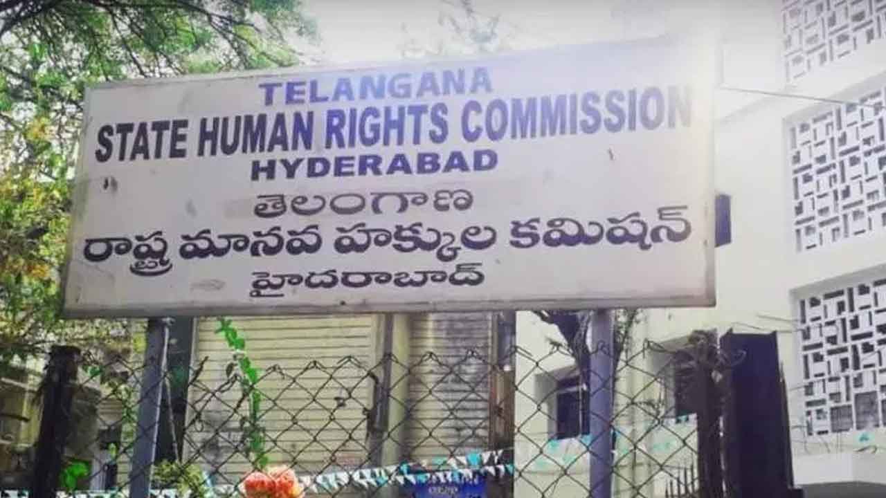 ఫుడ్‌పాయిజన్‌ ఘటనపై హెచ్‌ఆర్‌సీ సీరియస్‌