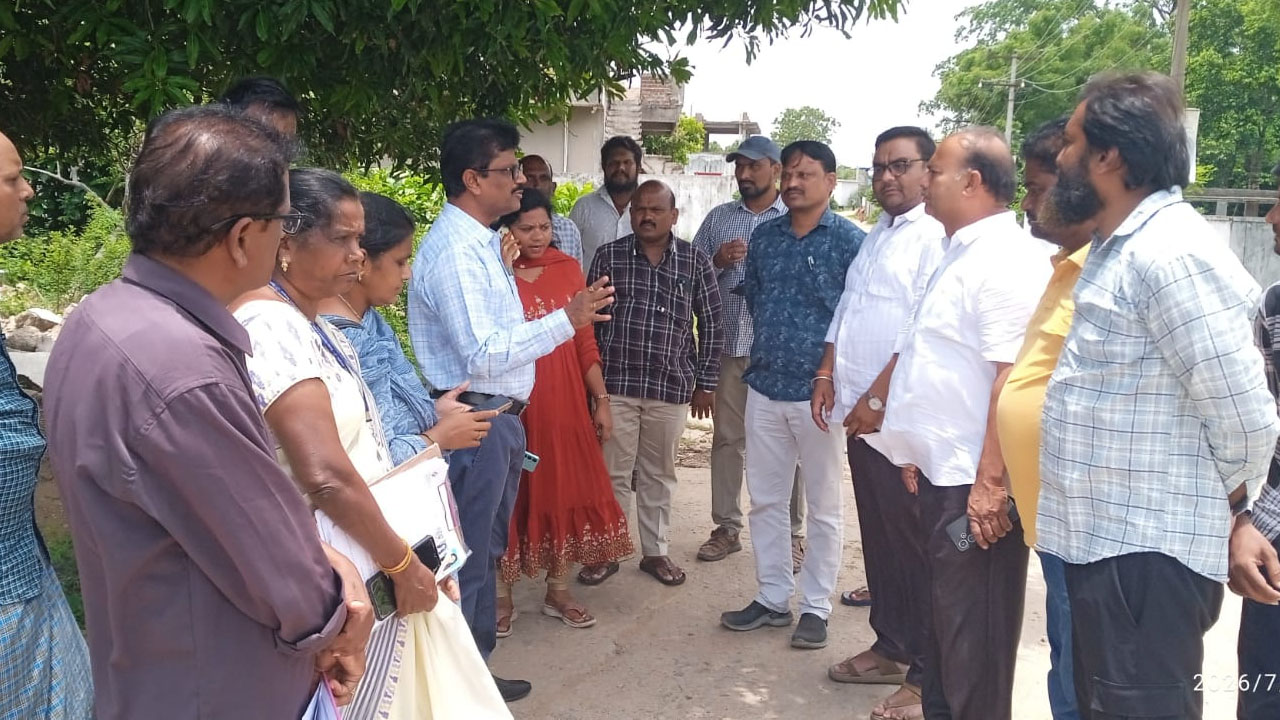 Tandur | పరీక్షలను పారదర్శకతతో నిర్వహించాలి : అదనపు కలెక్టర్ చంద్రయ్య