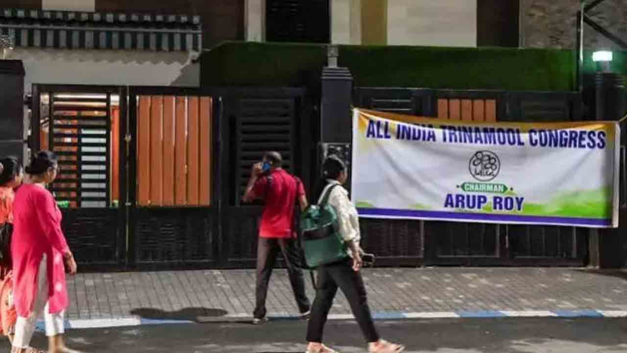 రెబల్స్‌ ఆధీనంలోకి టీఎంసీ ప్రధాన కార్యాలయం