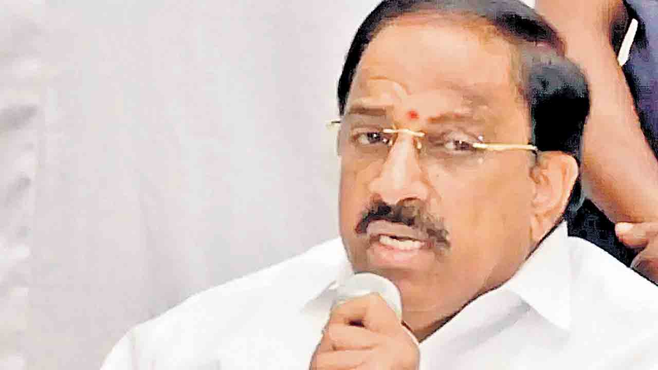 వానలు పడుతున్నాయని వరి వేయొద్దు.. రైతులకు మంత్రి తుమ్మల సూచన