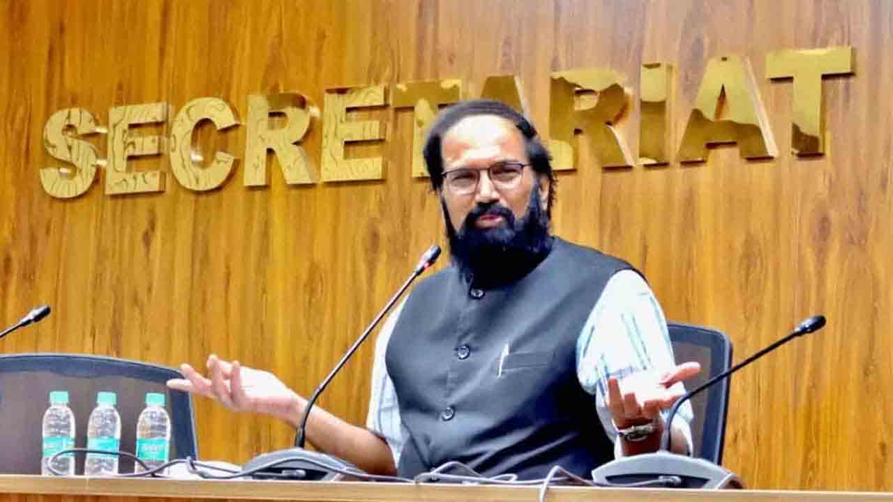సాగునీటి శాఖ భూముల్లో సోలార్‌ ప్రాజెక్టులు.. ఉత్తమ్‌