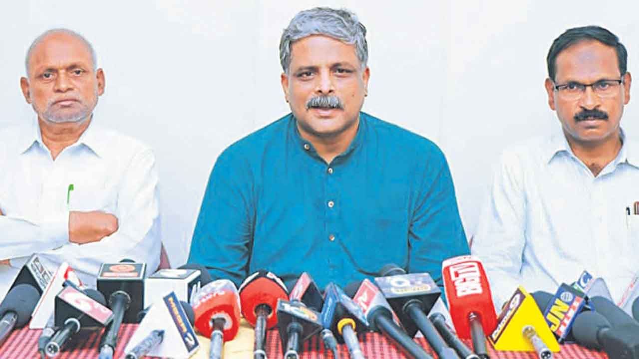 దేశంలో తీవ్రమైన సంక్షోభం