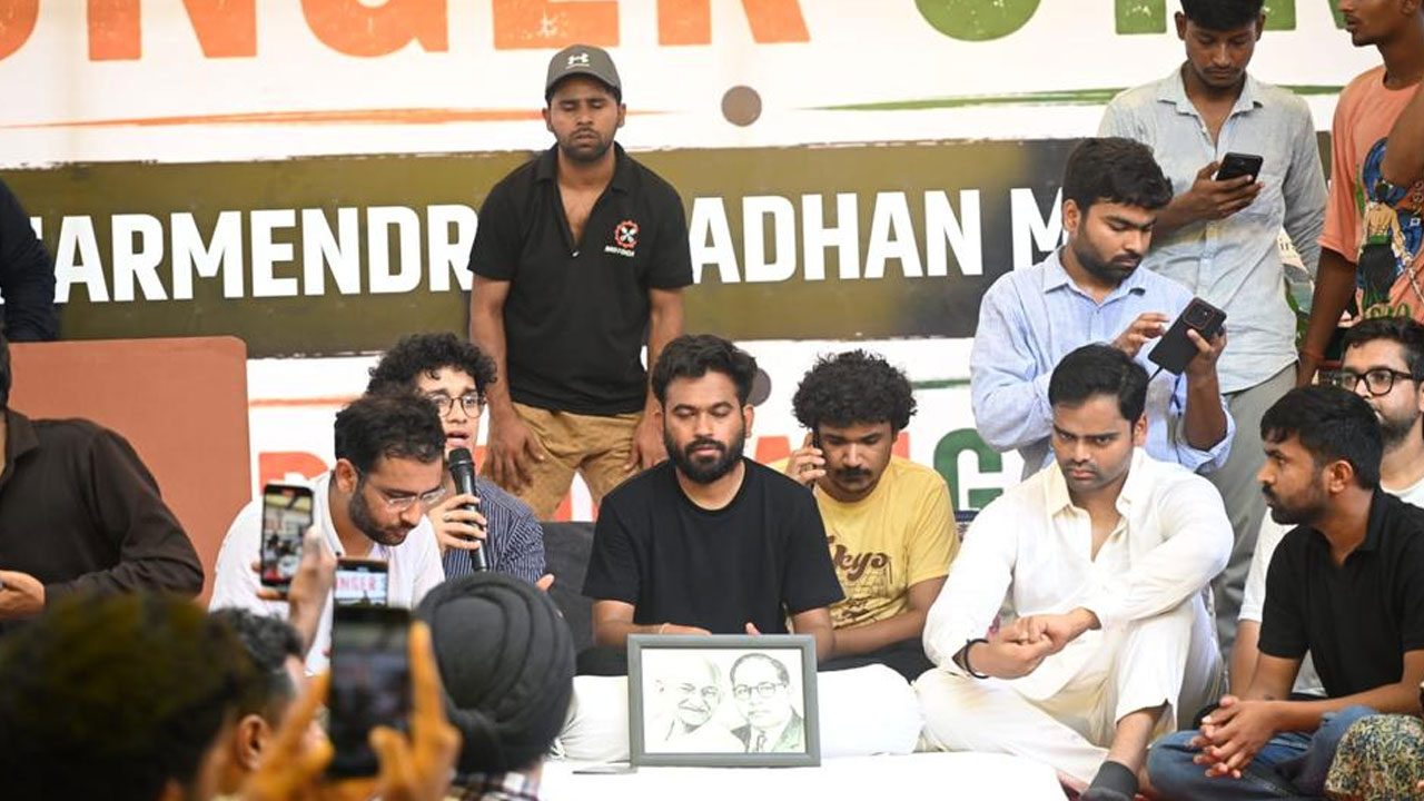 Abhijeet Dipke: ఆమ‌ర‌ణ దీక్ష‌లో కాక్రోచ్ పార్టీ ఫౌండ‌ర్ అభిజీత్ దీప్కే
