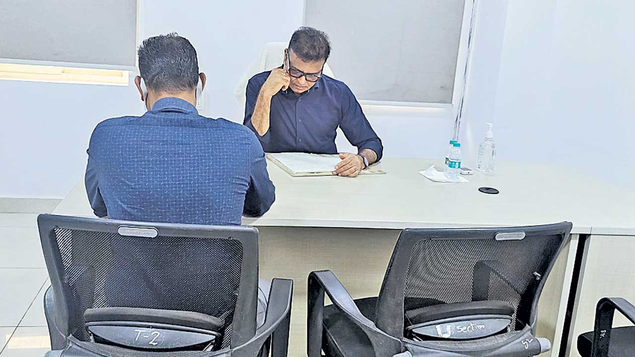 సైబర్‌నేరాలపై అవగాహన కల్పించండి