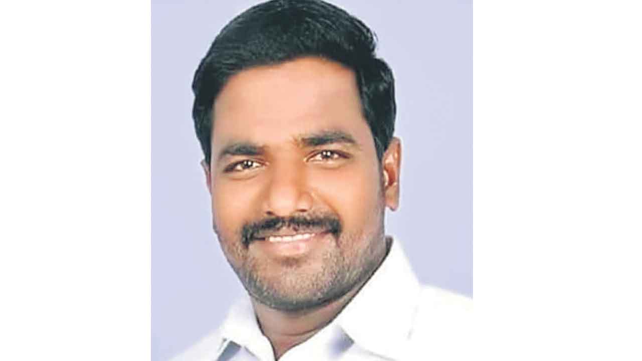 పెట్రోల్‌ పోసి.. నిప్పంటించి