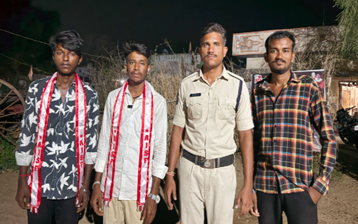 పెండింగ్ ఫీజు బకాయిలు విడుదల చేయమంటే అరెస్టులా?