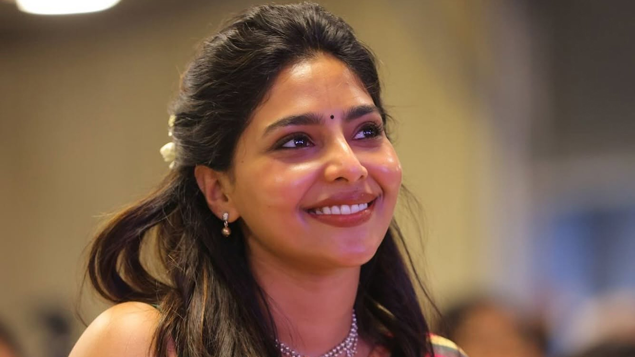 Aishwarya Lekshmi | వందకోట్లు ఇచ్చినా మళ్లీ సోషల్‌మీడియా జోలికి పోను.. ఐశ్వర్య లక్ష్మీ కీలక వ్యాఖ్యలు