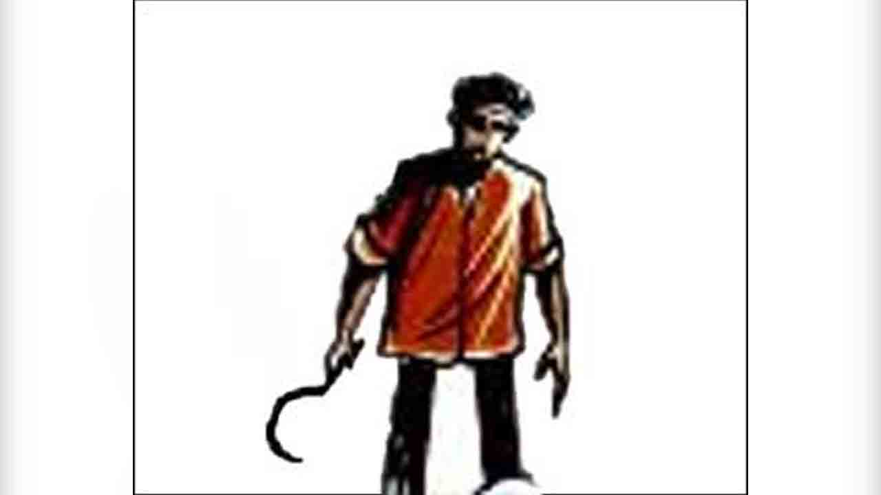 Gadwala | భార్యపై కోడవలితో భార్యపై భర్త దాడి.. పరిస్థితి విషమం