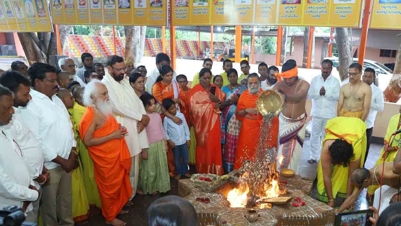 ఆలయాల పరిరక్షణ ప్రతి ఒక్కరి బాధ్యత : అవదూత గిరి మహారాజ్
