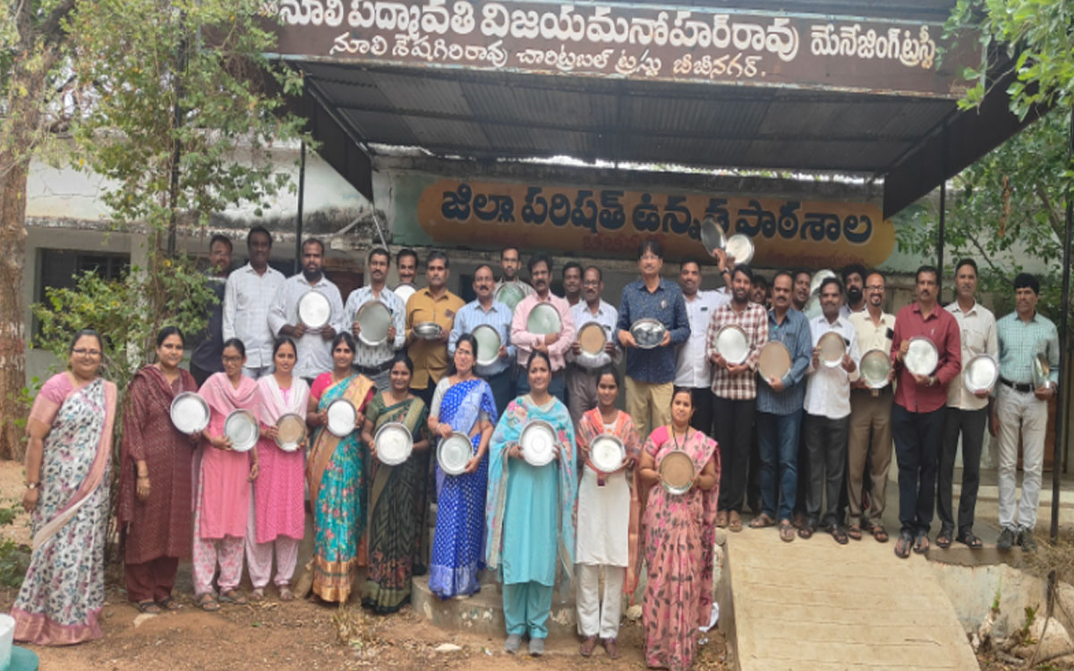 ఆచరణతో పర్యావరణ పరిరక్షణకు ఉపాధ్యాయుల‌ బాటలు