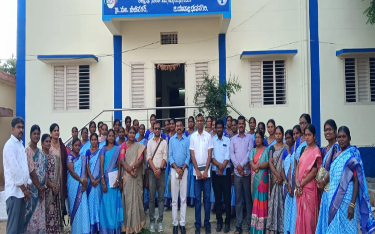 గ్రామ సంఘాల పనితీరుపై ఎన్‌ఆర్‌ఎల్‌ఎం బృందం సమీక్ష