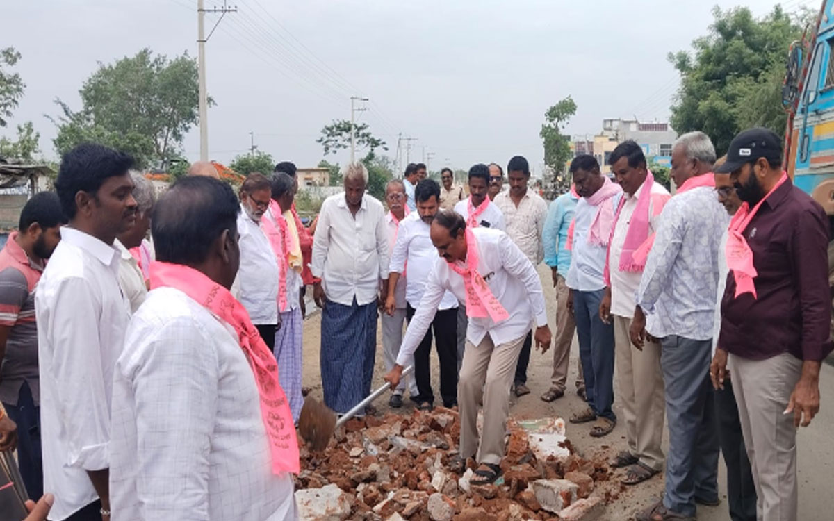 వైరాలో బీఆర్ఎస్ శ్రేణుల‌ శ్రమదానం