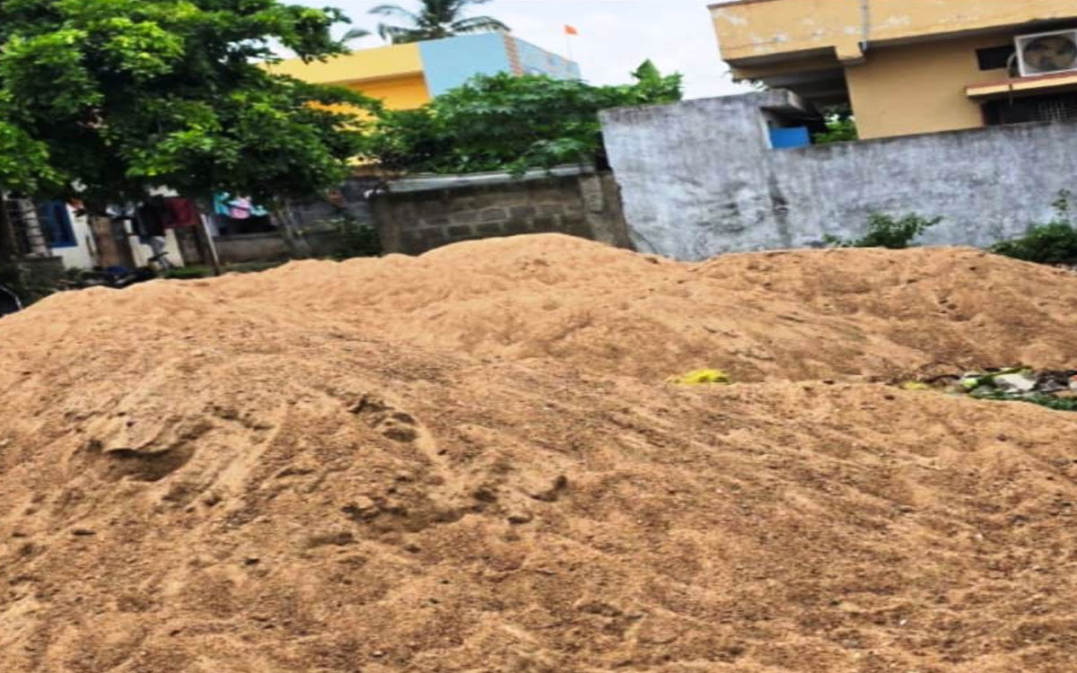 అక్రమ ఇసుక స్టాక్ పాయింట్లపై చర్యలేవి?