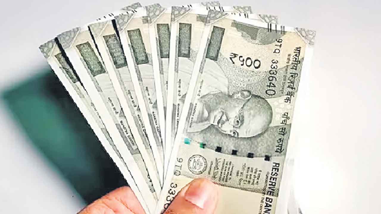 విద్యుత్తు ఉద్యోగుల వేతనాల్లో కోత?