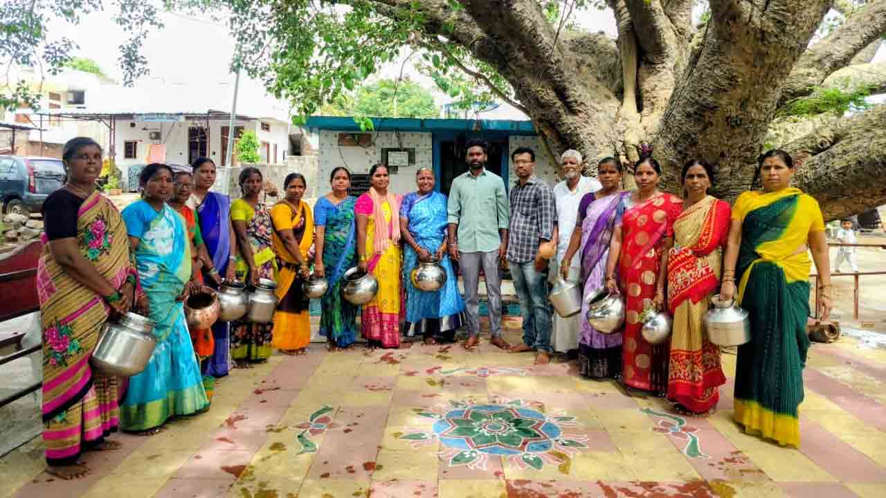 Chigurumamidi | వర్షాలు కురవాలని చిగురుమామిడిలో గ్రామ దేవతలకు పూజలు