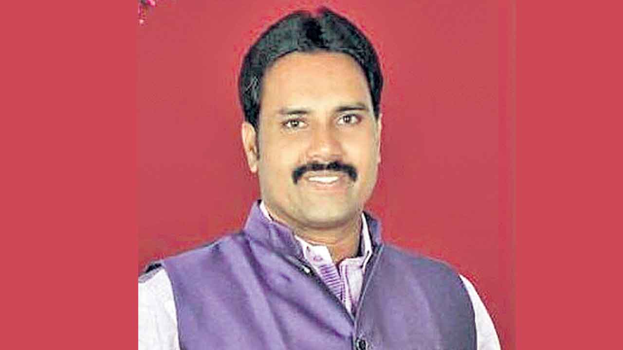 50 కోట్లతో పరార్‌.. నమ్మించి నట్టేట ముంచిన సిమెంట్‌ వ్యాపారి