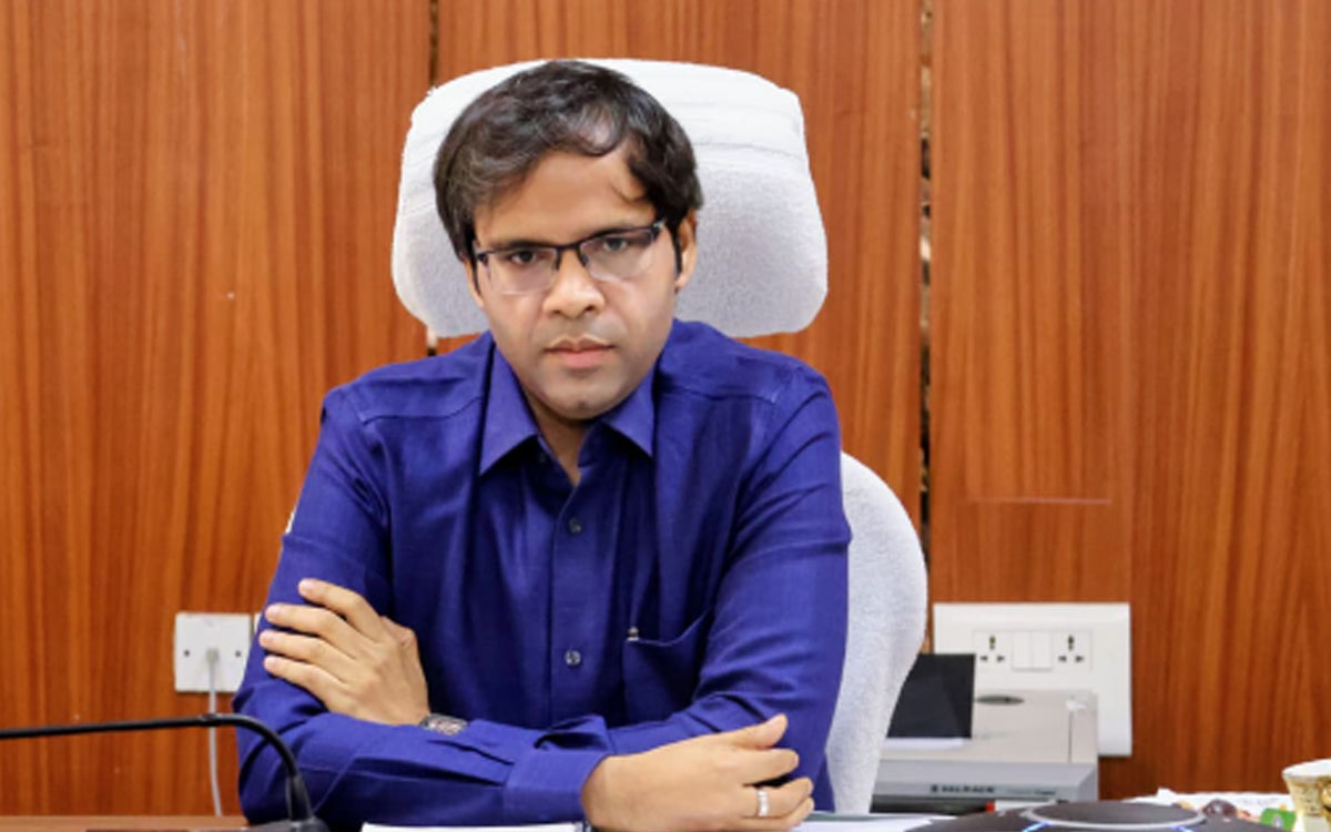 భారీ వర్షాల నేపథ్యంలో అప్రమత్తంగా ఉండాలి : కలెక్టర్ అంకిత్
