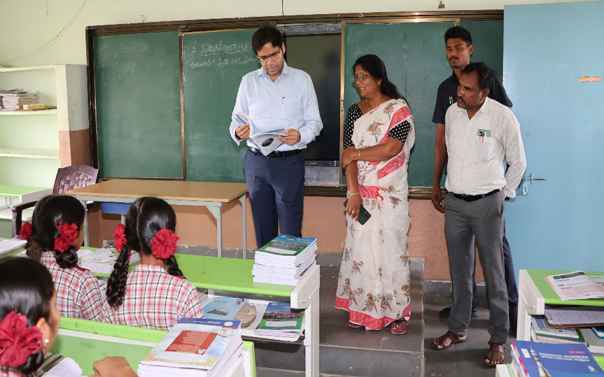 'రైతులు నానో యూరియా వినియోగంపై అవగాహన పెంచుకోవాలి'