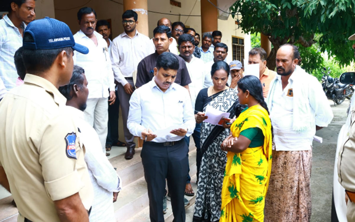 'రైతులు ఆరుతడి పంటలు వేసుకునేలా అవగాహన కల్పించాలి'